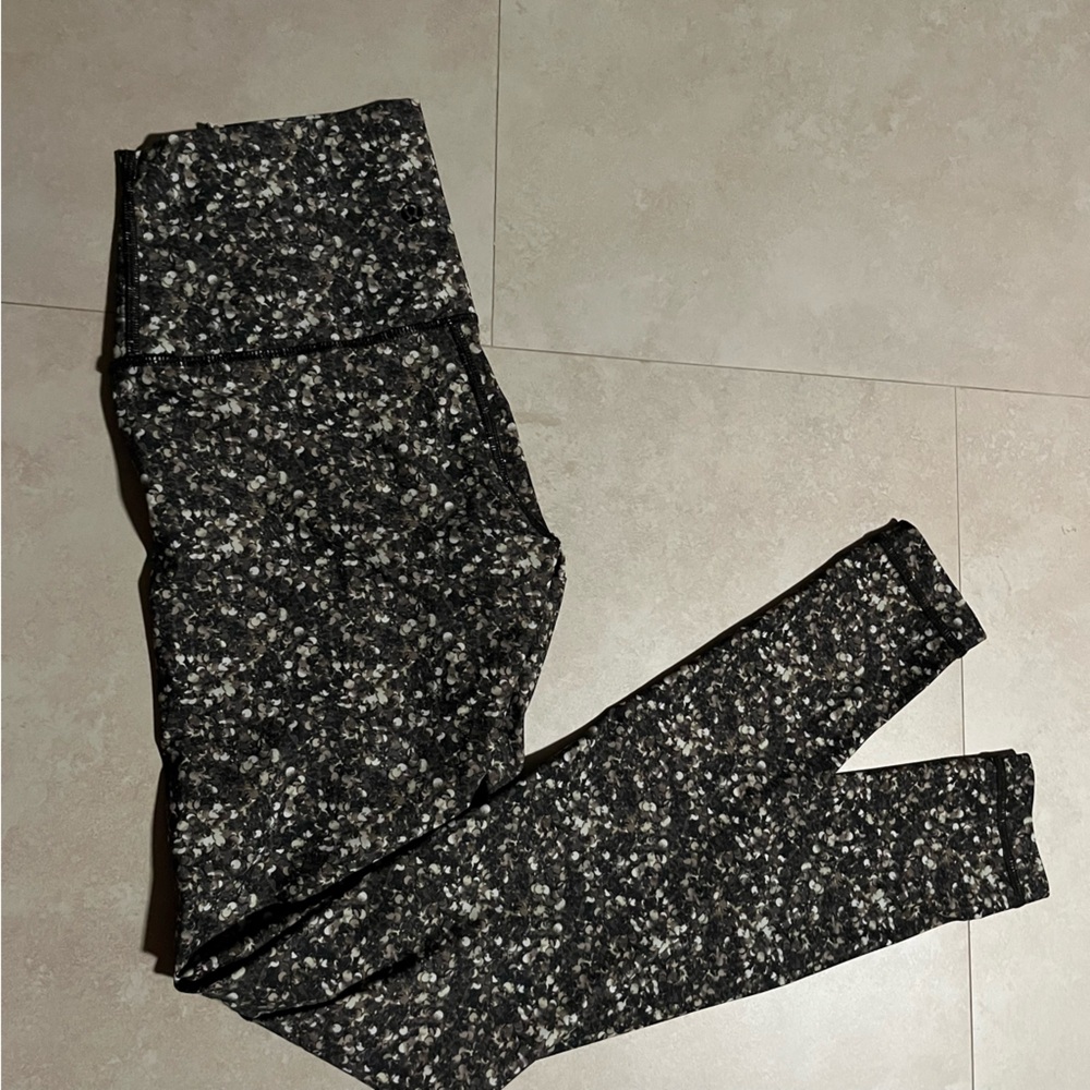 Lululemon confetti legging 7/8 size 4